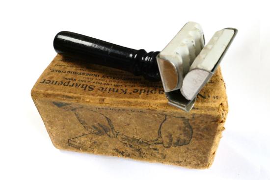 Handheld Rapide Knife Sharpener c.1901